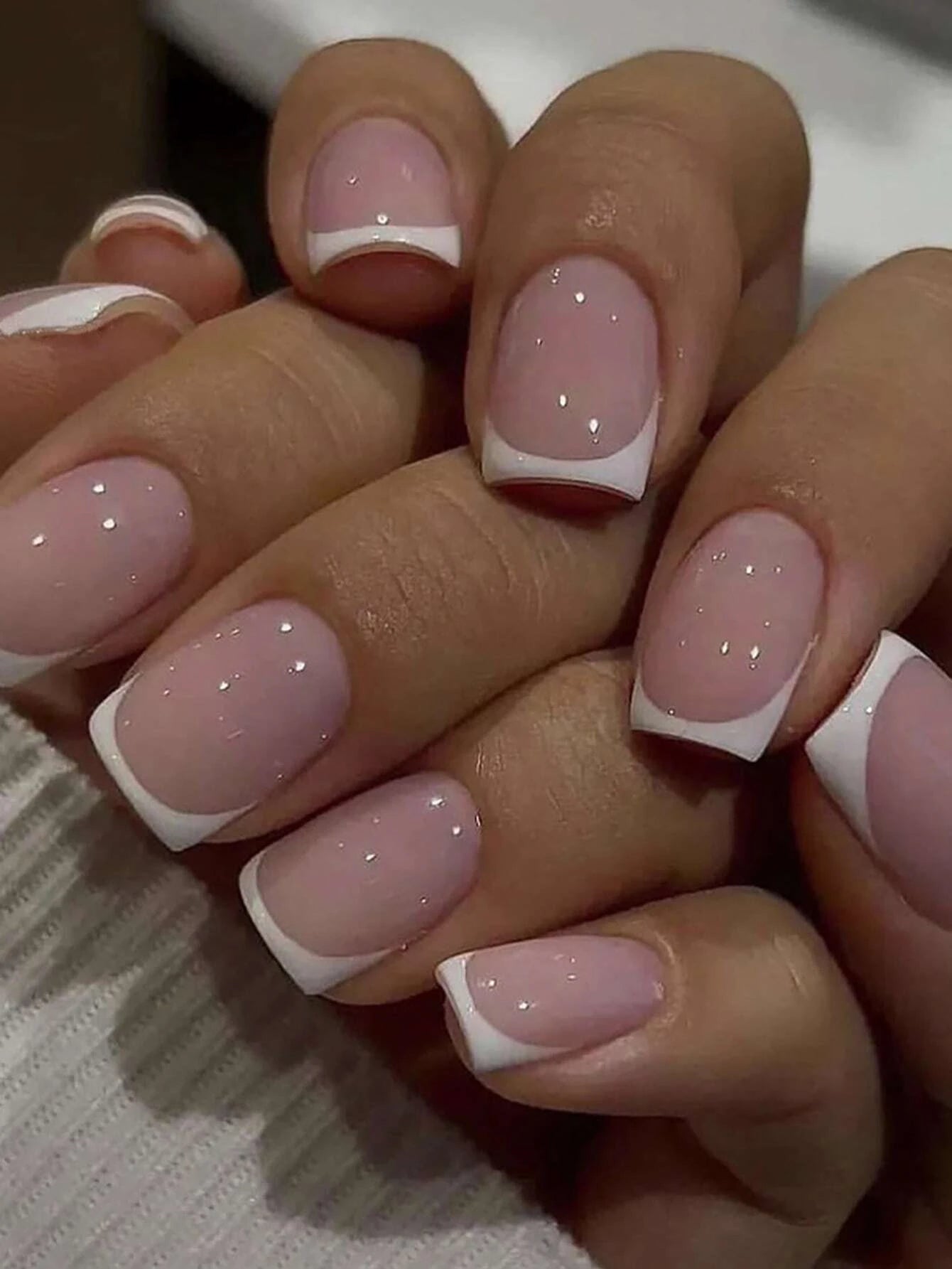 24Pcs/Set Short Square Fake Nails for Women Cute White French Tips Y2K Press on False Nail Supplies