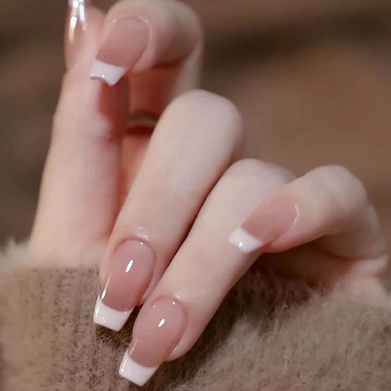 24Pcs/Set Short Square Fake Nails for Women Cute White French Tips Y2K Press on False Nail Supplies